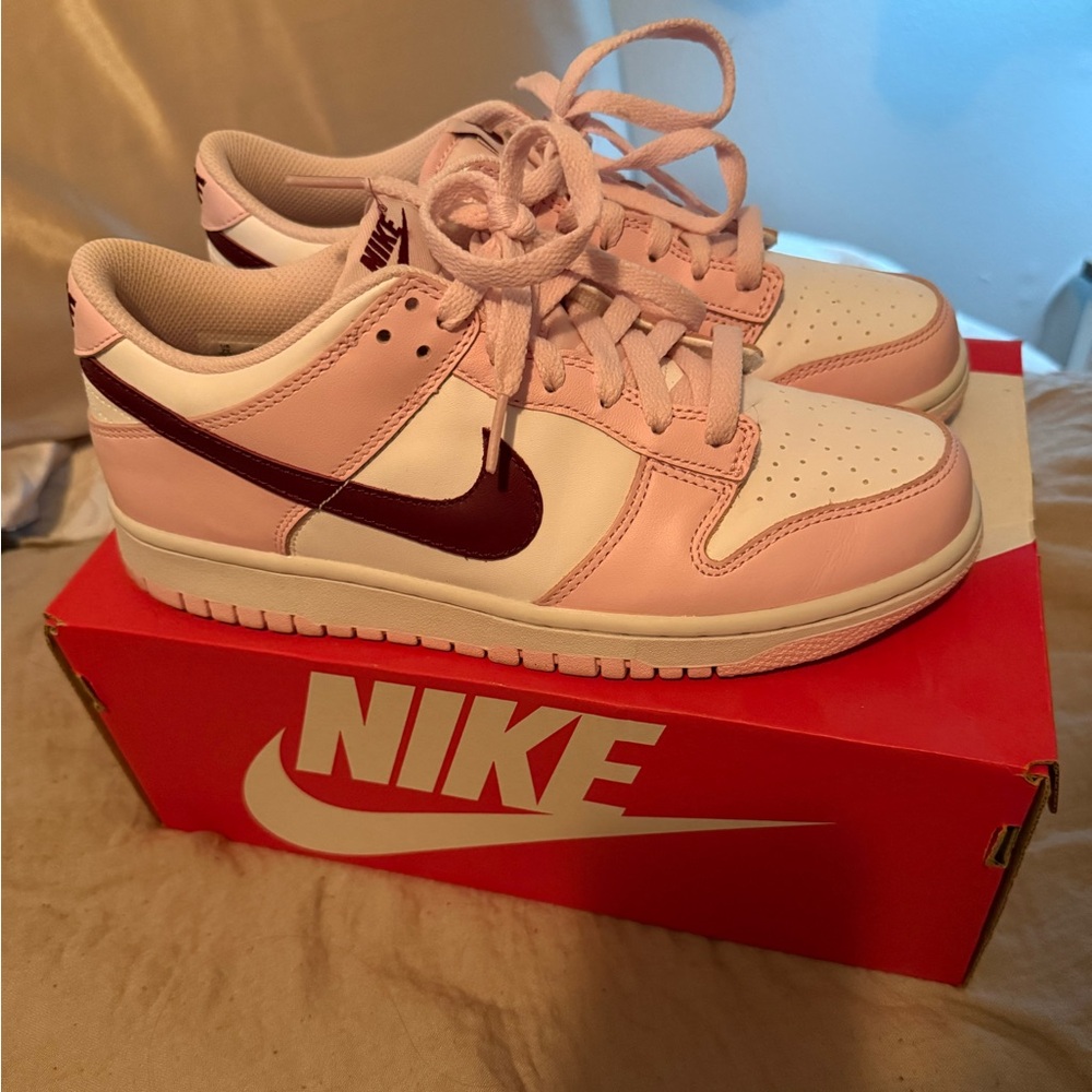 Nike Women's Pink dunks